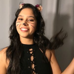 Meet your Posher, Rebeca